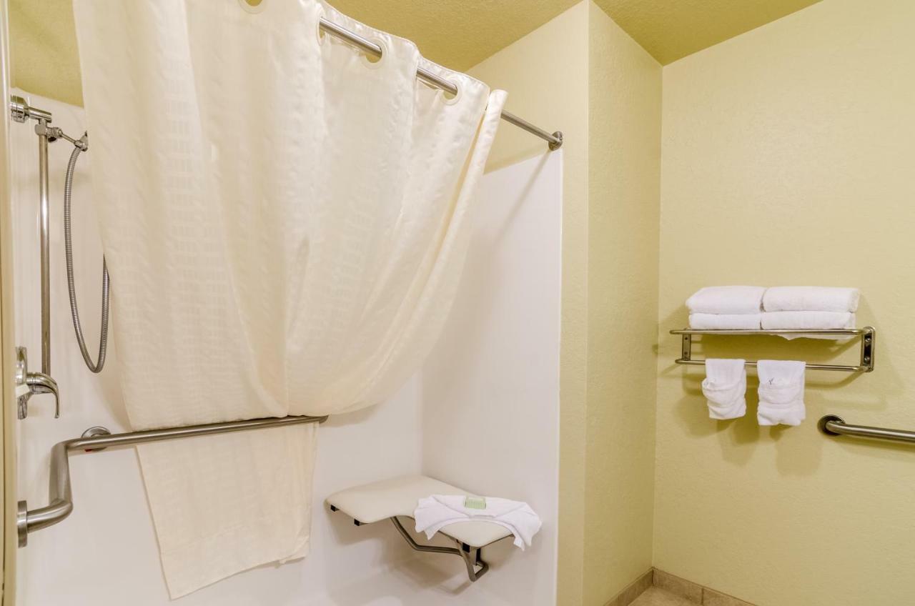 Cobblestone Inn And Suites - Eaton Buitenkant foto